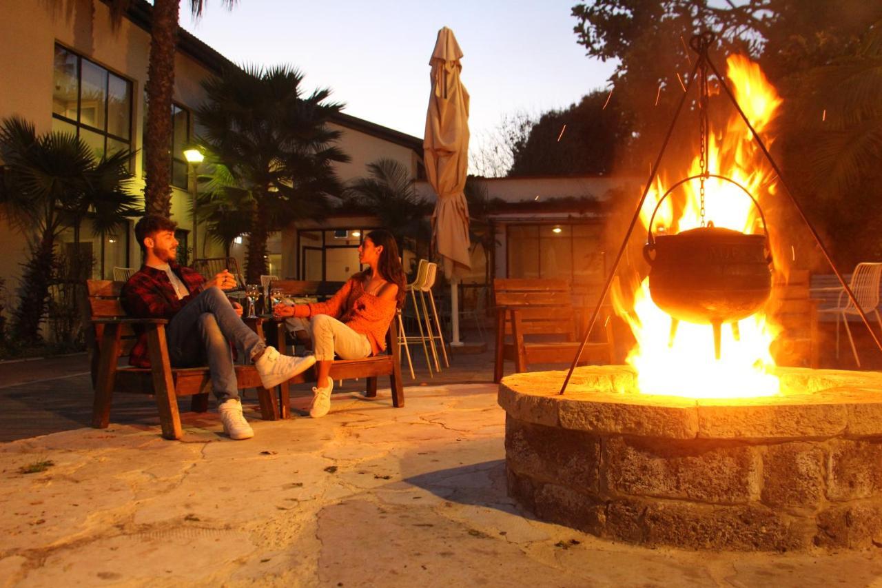Eden Inn Zikhron Ya'akov Exterior foto