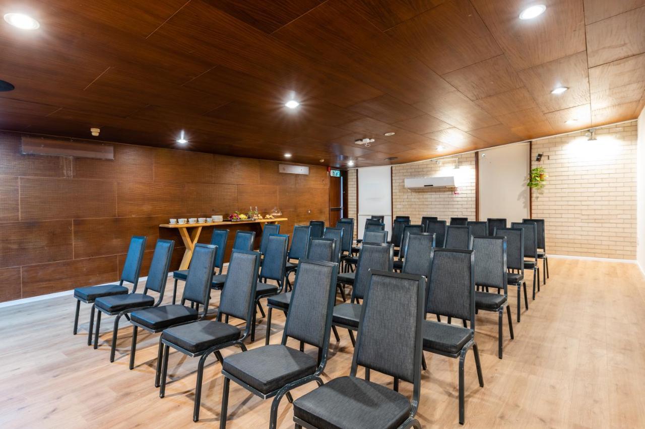 Eden Inn Zikhron Ya'akov Exterior foto