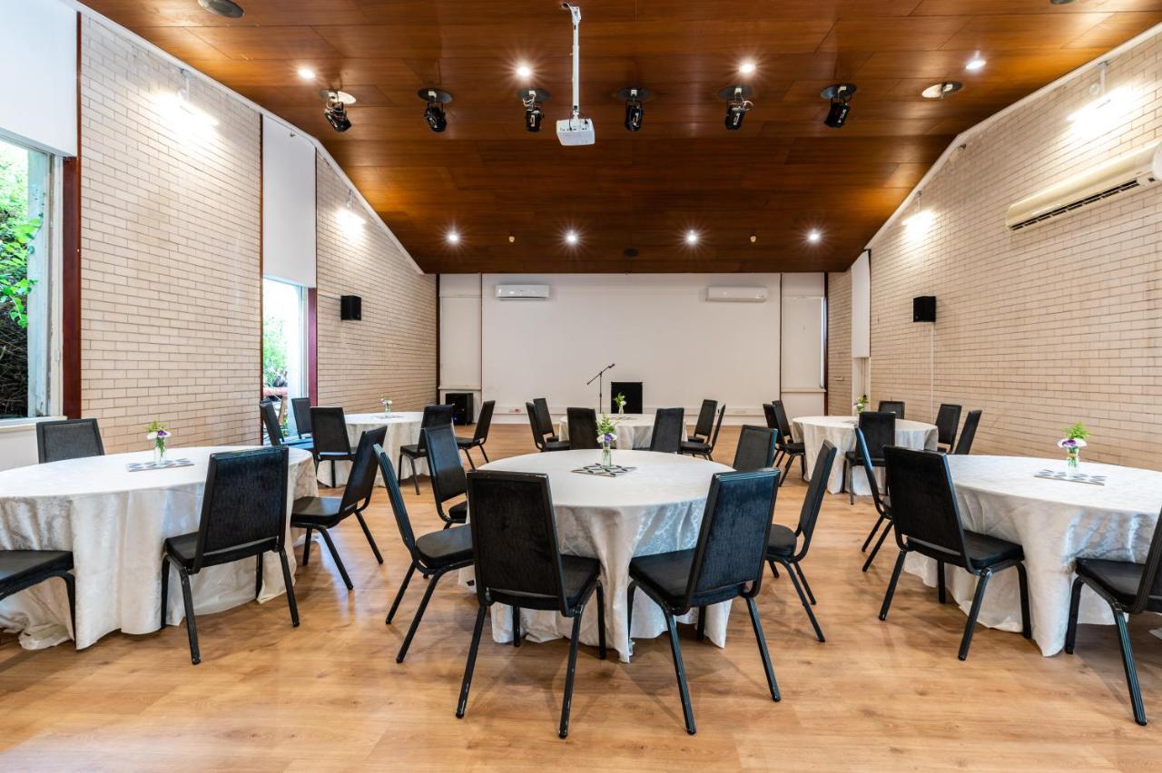 Eden Inn Zikhron Ya'akov Exterior foto