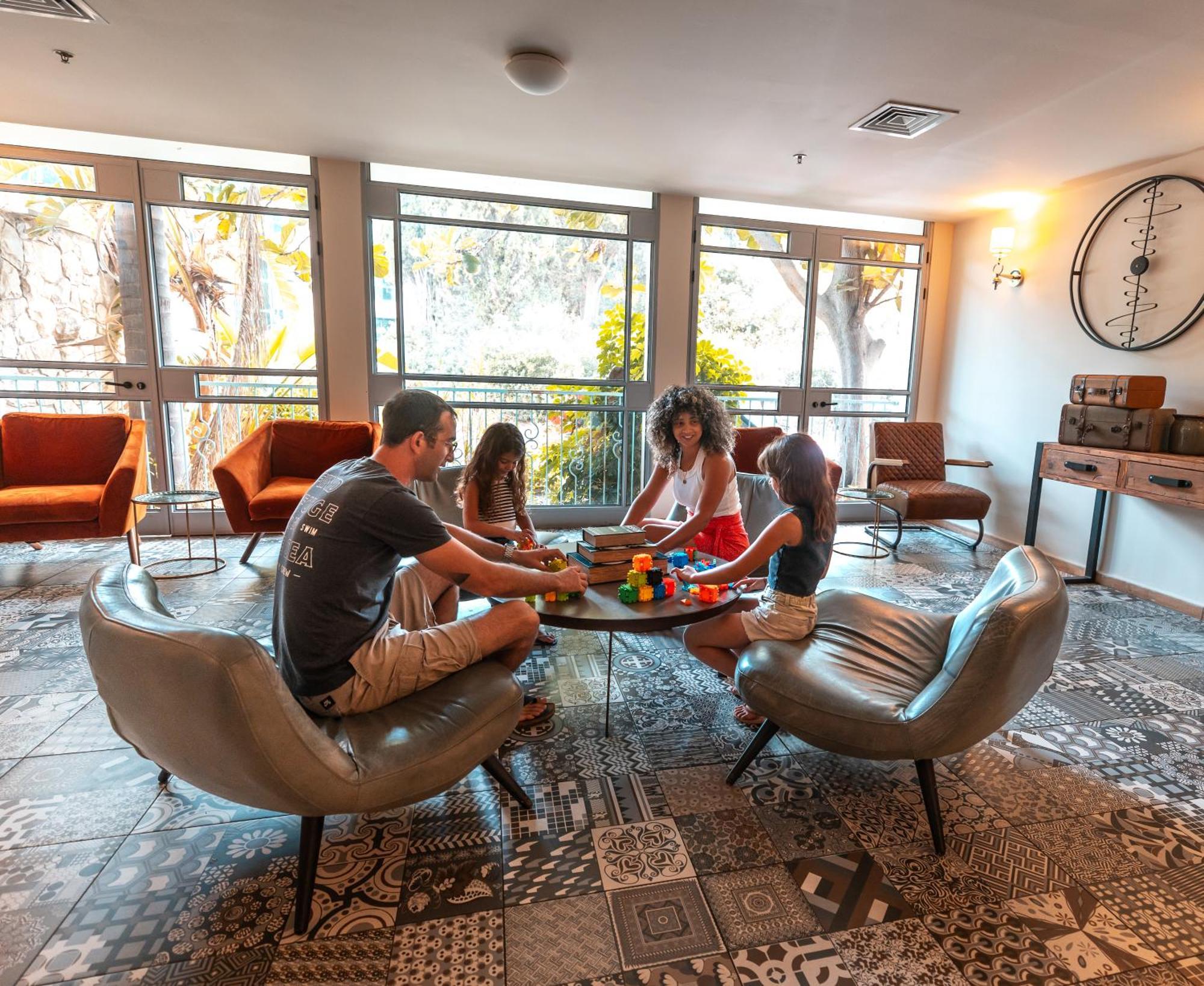 Eden Inn Zikhron Ya'akov Exterior foto