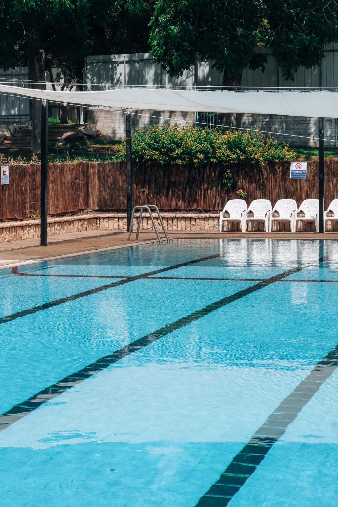 Eden Inn Zikhron Ya'akov Exterior foto