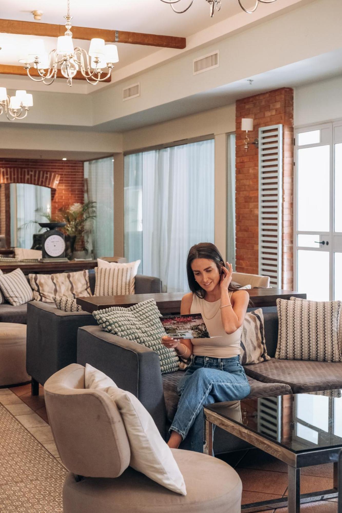 Eden Inn Zikhron Ya'akov Exterior foto