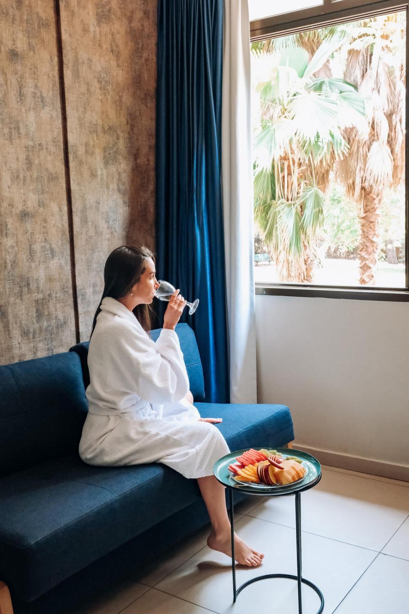 Eden Inn Zikhron Ya'akov Exterior foto